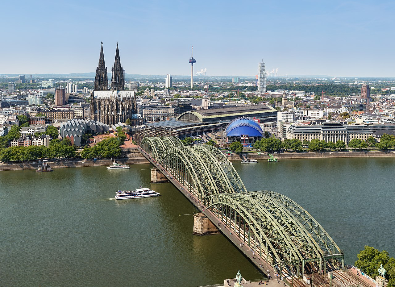 1280px-Stadtbild_Köln_(50MP)